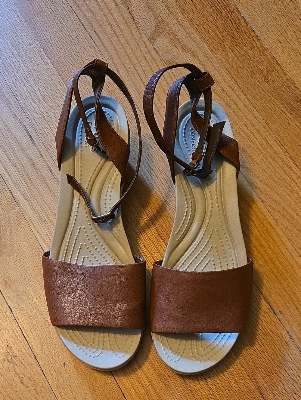 CROCS Women's Tan/Brown Ankle-Strap Sandals. 10W